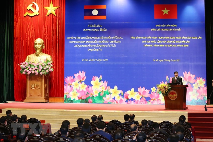 Tổng Bí thư, Chủ tịch nước Lào Thongloun Sisoulith nói chuyện với cán bộ, giảng viên, học viên Học viện Hành chính Quốc gia Hồ Chí Minh. Ảnh: TTXVN