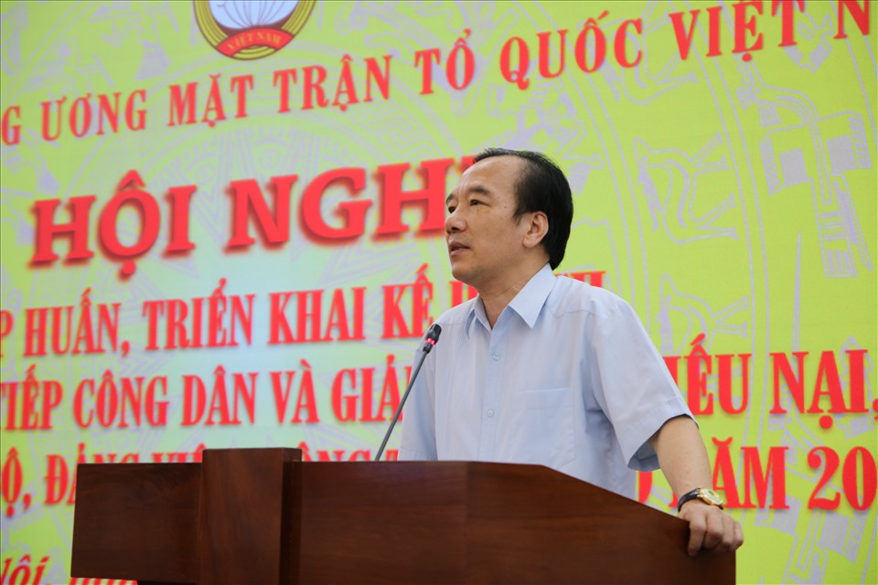 Phó Chủ tịch Ủy ban Trung ương MTTQ Việt Nam Ngô Sách Thực phát biểu tại hội nghị.