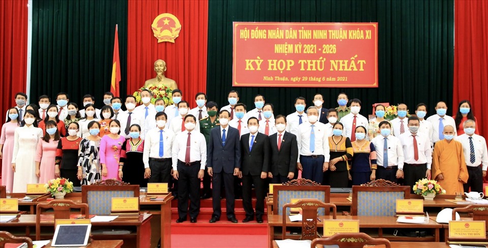 Kỳ họp thứ nhất HĐND tỉnh Ninh Thuận khóa XI, nhiệm kỳ 2021 - 2026 đã bầu cac chức danh Chủ tịch HĐND, UBND tỉnh. Ảnh: Văn Nỷ.