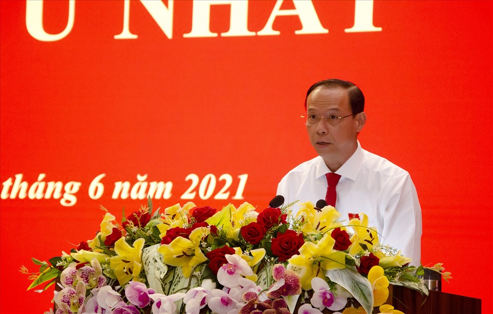ông Nguyễn Văn Thọ - Chủ tịch UBND tỉnh Bà Rịa - Vũng Tàu phát biểu tại kỳ họp sáng 30.6. Ảnh T.A
