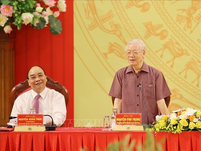 Tham dự buổi Lễ và Hội nghị còn có Chủ tịch Nước Nguyễn Xuân Phúc (bìa trái).