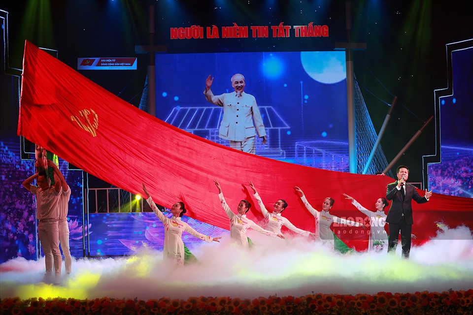 Chương trình tôn vinh những cống hiến vĩ đại của Người đối với sự nghiệp cách mạng của Đảng, của dân tộc Việt Nam.