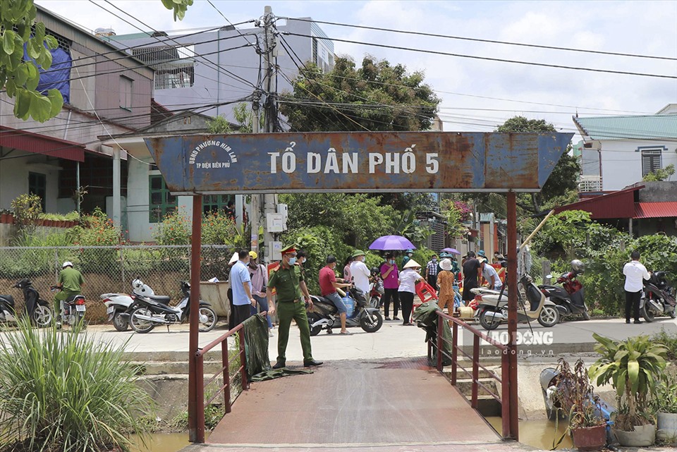 Vào lúc 12h ngày 6.6.2021, cụm dân cư thuộc Tổ dân phố 5, phường Him Lam, TP. Điện Biên Phủ, tỉnh Điện Biên đã được dỡ bỏ lệnh phong tỏa, chấm dứt hoạt động vùng cách ly y tế.