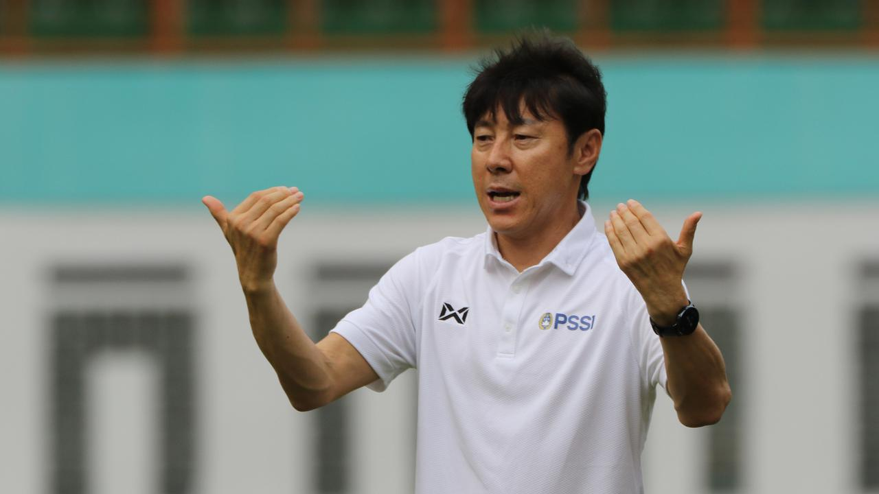 Huấn luyện viên Shin Tae-yong muốn cùng Indonesia đánh bại đội tuyển Việt Nam. Ảnh: Bola