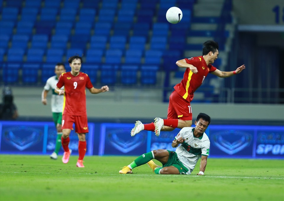 Tuấn Anh đã rời sân sớm do pha vào bóng thô bạo của đối phương, tuy nhiên đội tuyển Việt Nam đã có chiến thắng 4-0. Ảnh: Trung Thu