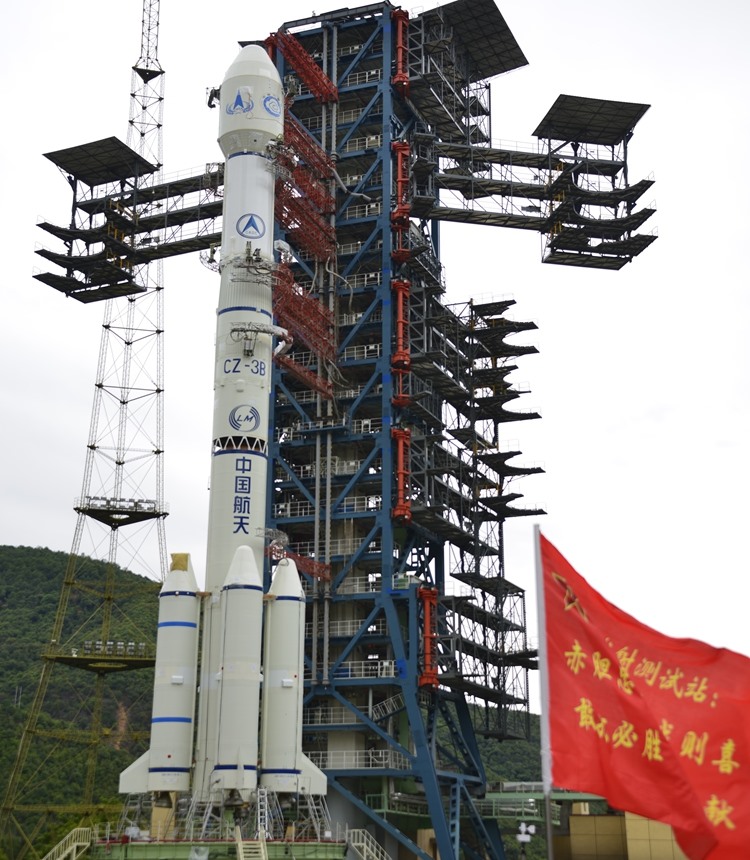 Trung Quốc thử nghiệm hệ thống dù kiểm soát mảnh vỡ tên lửa trong lần phóng. Ảnh: CALT