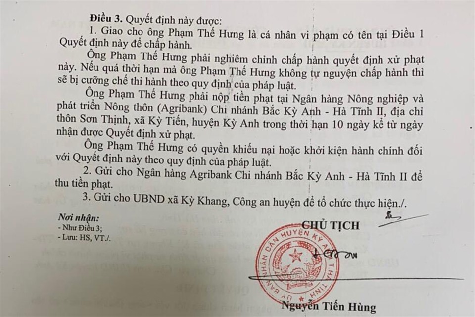 Quyết định xử phạt linh mục Phạm Thế Hưng. Ảnh: TT.