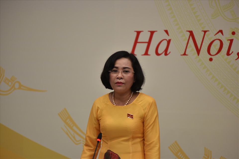 Trưởng Ban Công tác đại biểu Nguyễn Thị Thanh trả lời tại buổi họp báo. Ảnh: P.Đ