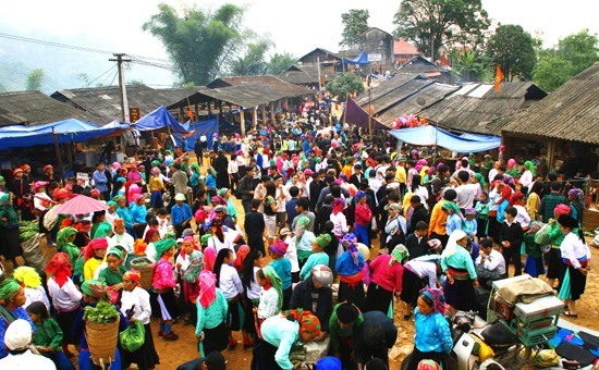 Lễ hội Chợ tình Khâu Vai tại Hà Giang luôn thu hút đông đảo sự tham gia của người dân. Ảnh LĐO