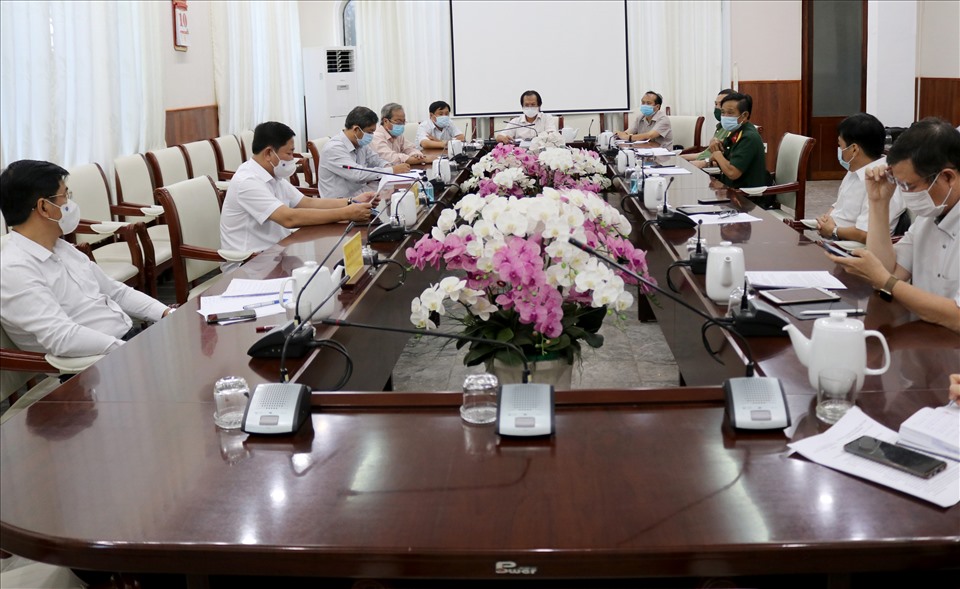 Ninh Thuận họp triển khai công tác phòng chống COVID-19 vào sáng 10.7. Ảnh: Ng.T.