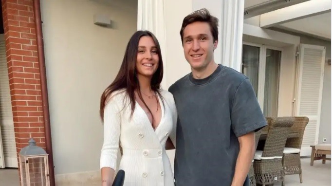 Benedetta Quagli (bạn gái Federico Chiesa): Quagli là người mẫu và khá nổi tiếng Instagram với hơn 90.000 theo dõi. Cô thường xuyên đăng tải những hình ảnh đi du lịch khắp nơi với bạn trai Federico Chiesa.
