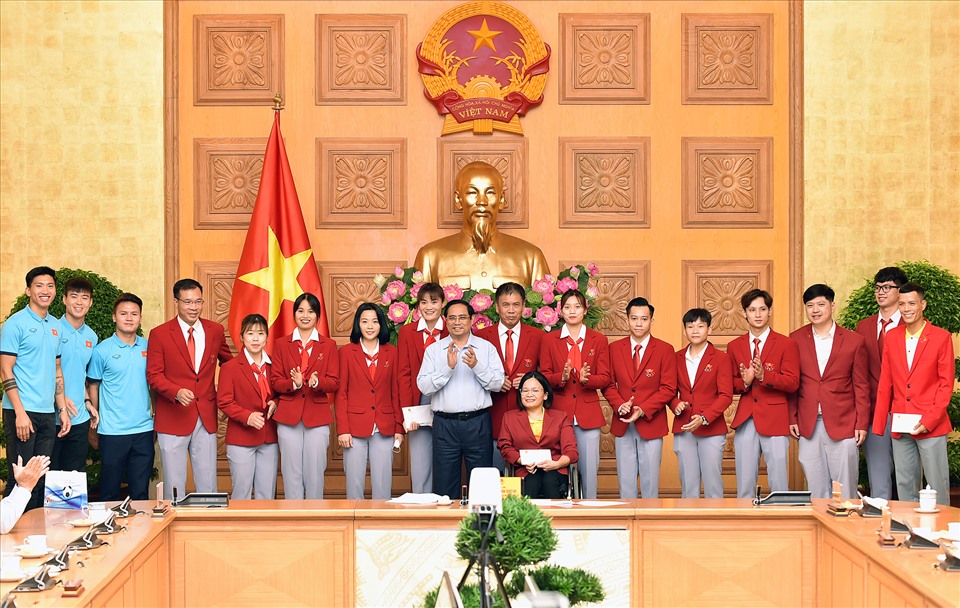 Thủ tướng Phạm Minh Chính động viên các vận động viên tiêu biểu, đoàn thể thao Việt Nam tham dự Olympic Tokyo 2020. Ảnh: Nhật Bắc