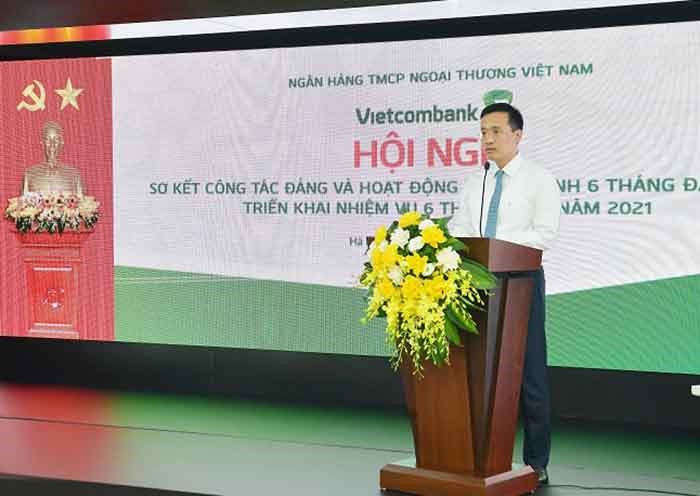 Ông Phạm Quang Dũng – Phó Bí thư phụ trách Đảng bộ, Tổng Giám đốc Vietcombank phát biểu tại hội nghị. Ảnh: N.H
