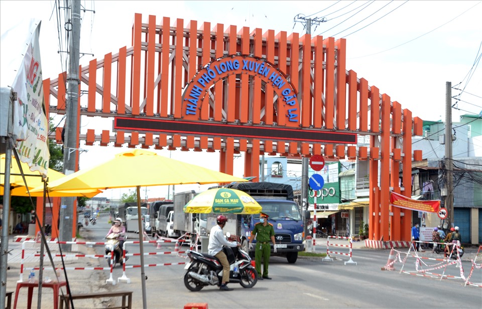 Từ 0 giờ ngày 15.7.2021, tỉnh An Giang thực hiện giãn cách xã hội theo Chỉ thị 16 đối với 9 huyện, thị xã, thành phố. Ảnh: LT