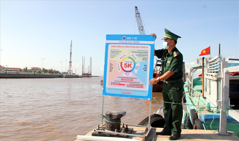 Một trạm kiểm dịch trên cưa sông tại tỉnh Bạc Liêu. Ảnh: Nhật Hồ