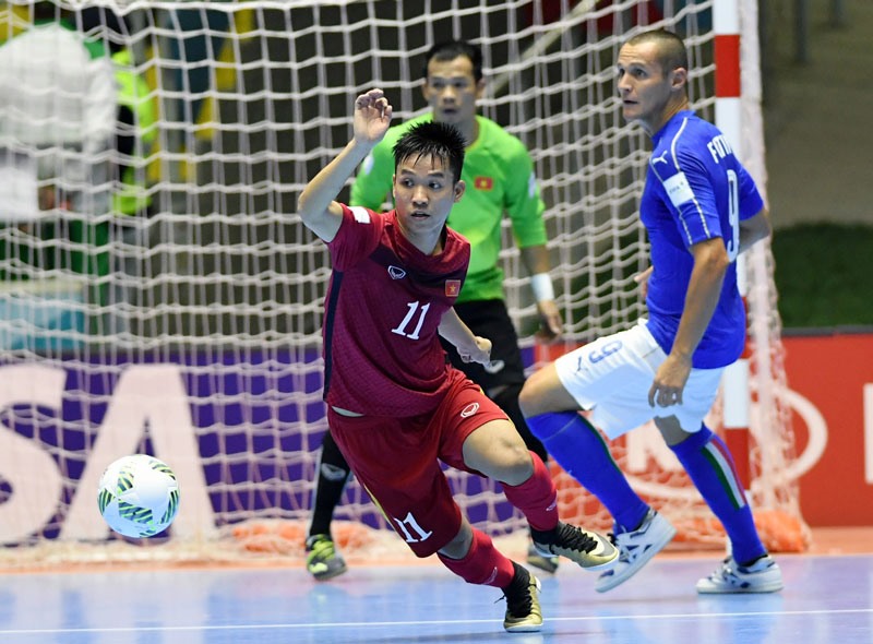 ĐT futsal Việt Nam thi đấu xuất sắc lọt vào vòng 1/8 tại VCK FIFA Futusal World Cup Colombia 2016. Ảnh: VFF