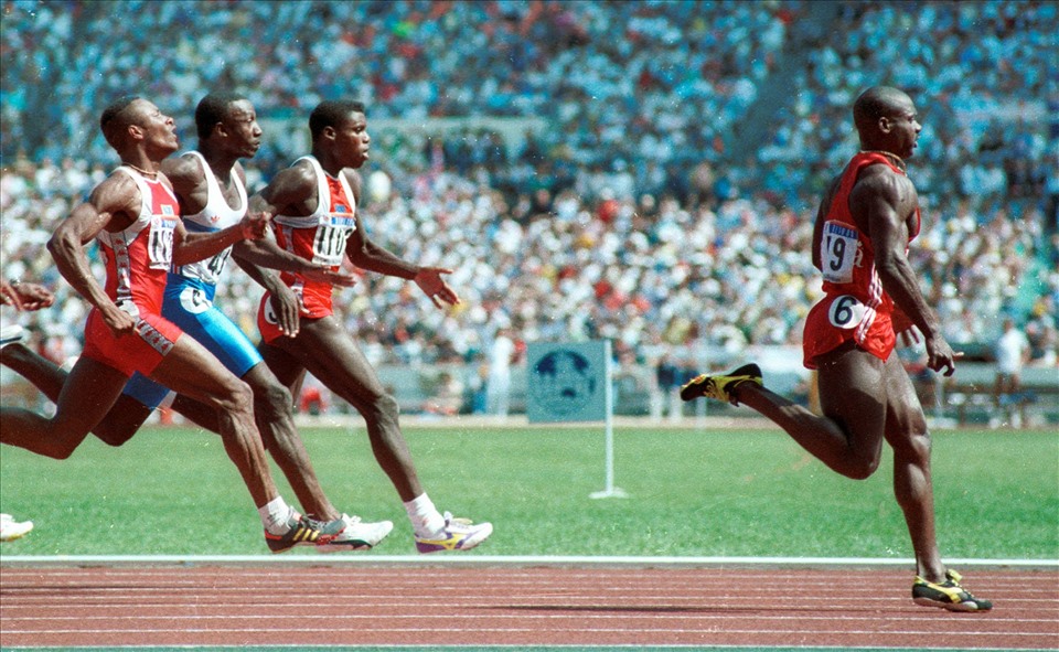 Ben Johnson về nhất chung kết 100m tại Olympic 1988 nhưng sau đó bị tước huy chương vì dương tính với chất kích thích. Ảnh: IOC