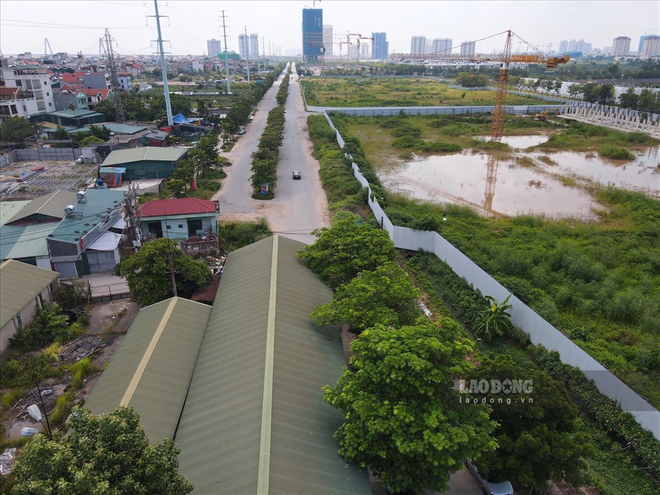 Hiện nay dự án chỉ được triển khai 1,8km ở phía phường Phú Thượng. Phần còn lại thuộc phường Đông Ngạc đang thi công trên phần đường đã bàn giao mặt bằng.