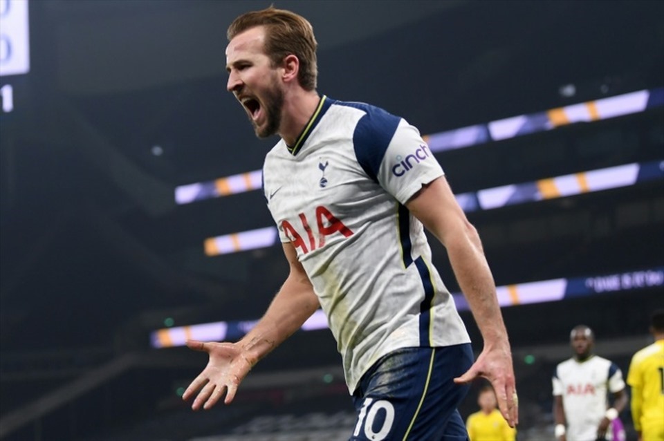 Ở mùa giải 2020/21, Harry Kane đã có một màn trình diễn không thể ấn tượng hơn với cú đúp danh hiệu Vua phá lưới và Vua kiến tạo Ngoại hạng Anh. Ảnh: AFP