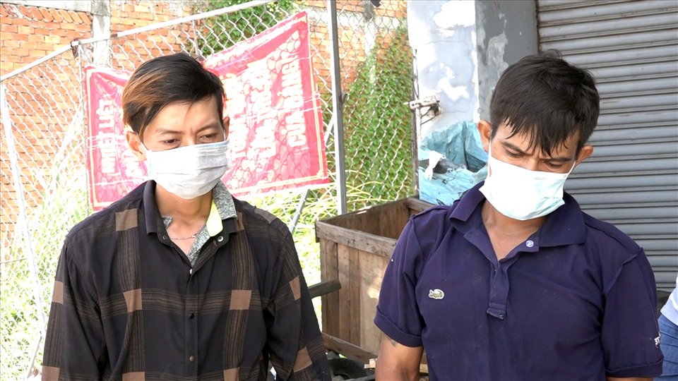 Hai đối tượng Nguyễn Hữu Lợi và Nguyễn Văn Tứ khai nhận trộm cắp vặt để lấy tiền mua ma túy sử dụng. Ảnh: MP