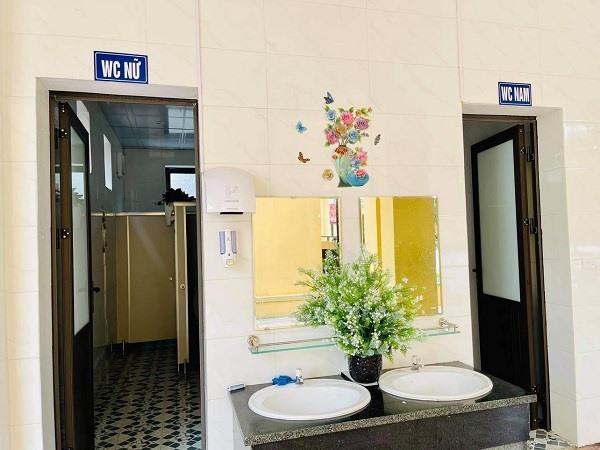 Nhà vệ sinh thân thiện tại Trường TH Bắc Hà (TP Hà Tĩnh). Ảnh: La Giang