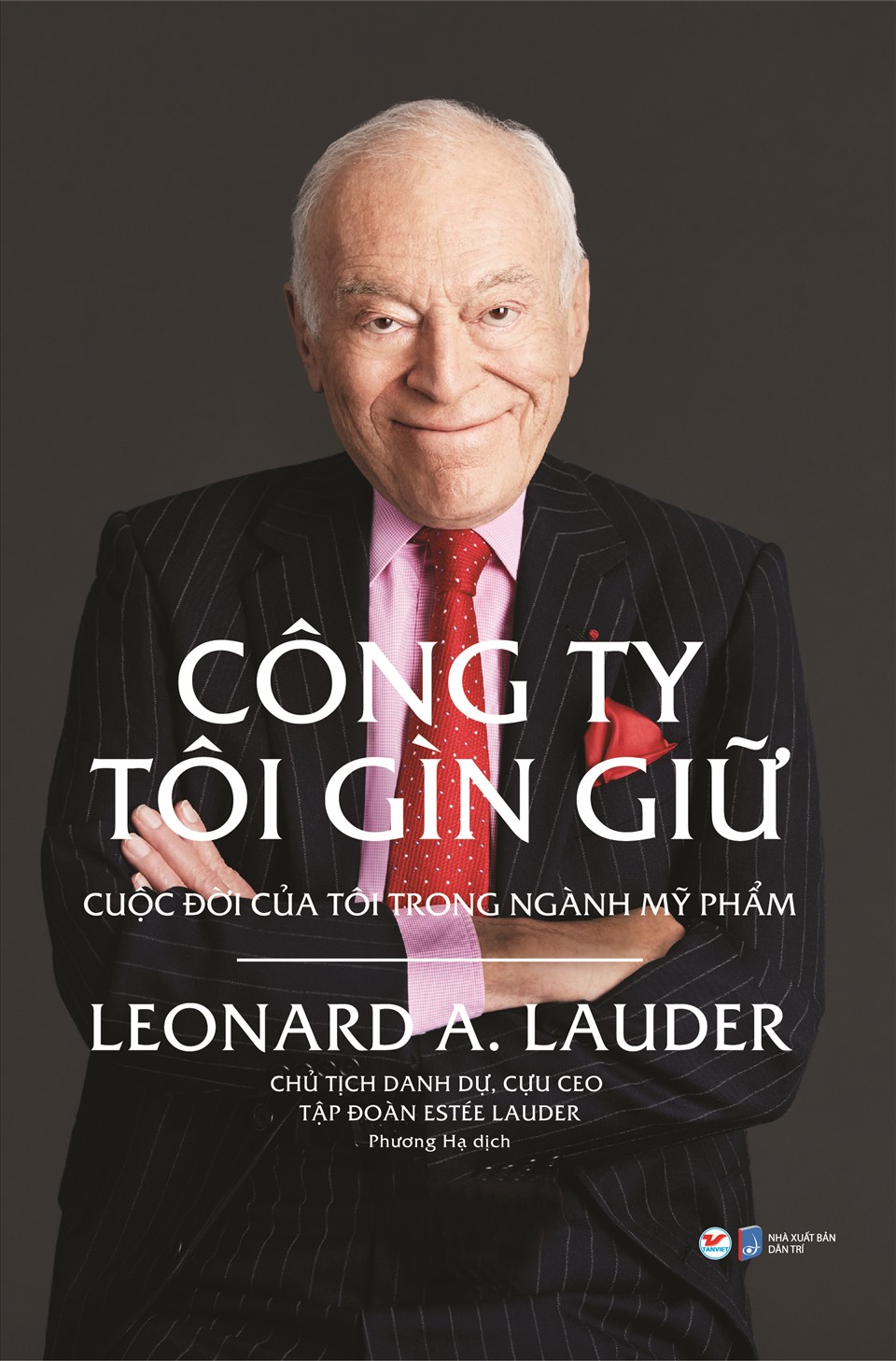 Tác giả Leonard A. Lauder chia sẻ với độc giả nhiều góc nhìn thú vị về cuộc sống, công việc kinh doanh từ kinh nghiệm của chính bản thân ông. Ảnh: Tân Việt