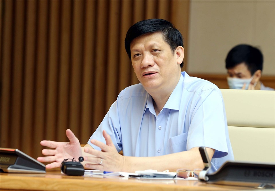 Bộ trưởng Bộ Y tế Nguyễn Thanh Long cho biết ngành y tế đang tích cực chuẩn bị vật tư, trang thiết bị chống dịch, không để bị động trong mọi tình huống. Ảnh: Đình Nam