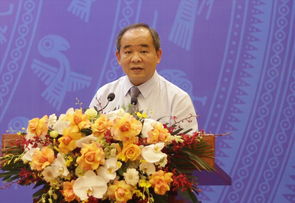 Chủ nhiệm Văn phòng Chủ tịch Nước - Lê Khánh Hải công bố Quyết định của Chủ tịch Nước về đặc xá 2021. Ảnh: V.Dũng