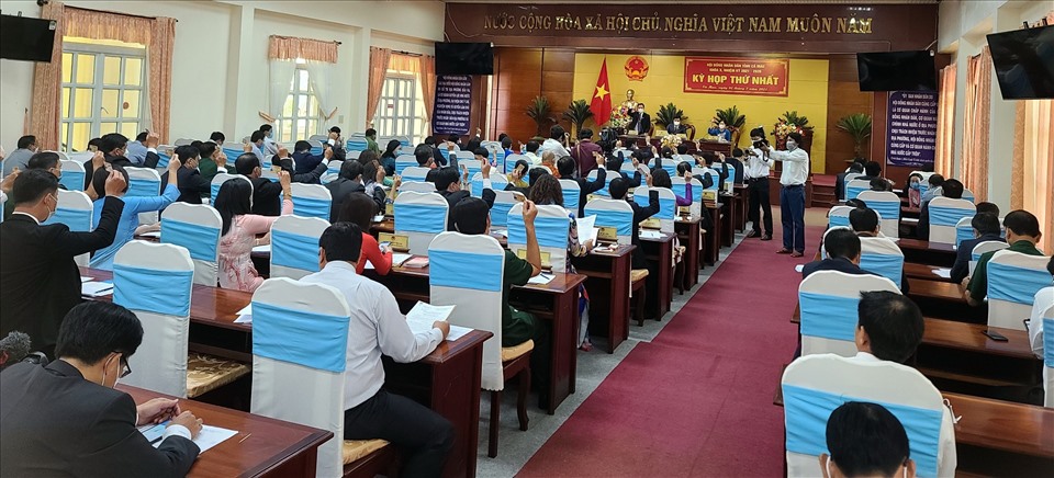Tại kỳ họp lần thứ nhất, HĐND tỉnh Cà Mau đã bầu các chức danh theo quy định. Ảnh: Huỳnh Lâm