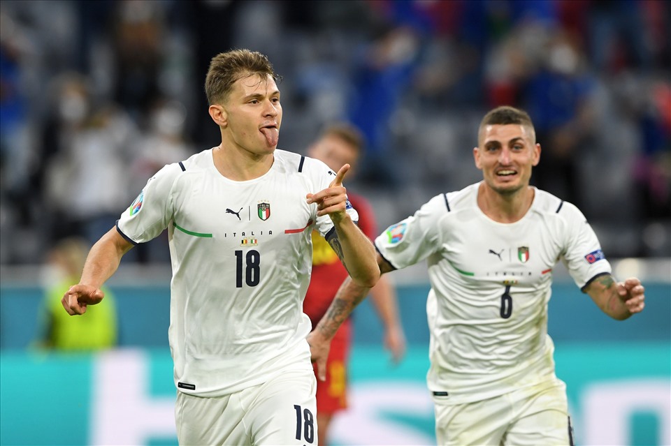 Italia dẫn trước 2-0 nhưng không thể bảo vệ lợi thế đến hết hiệp 1.