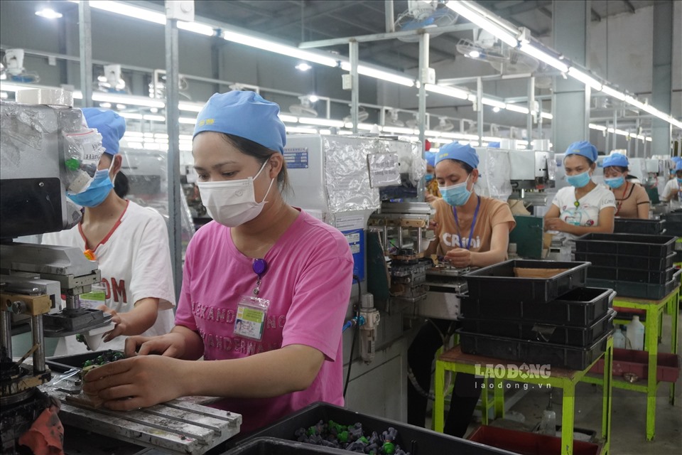 Người lao động làm việc tại Công ty TNHH Kamfung (ở huyện Nga Sơn - Thanh Hóa).