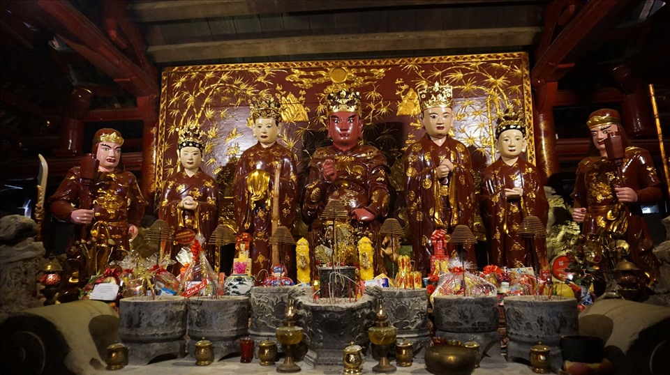Phù Đổng Thiên Vương và các tướng lĩnh ở đền Thượng, Sóc Sơn.