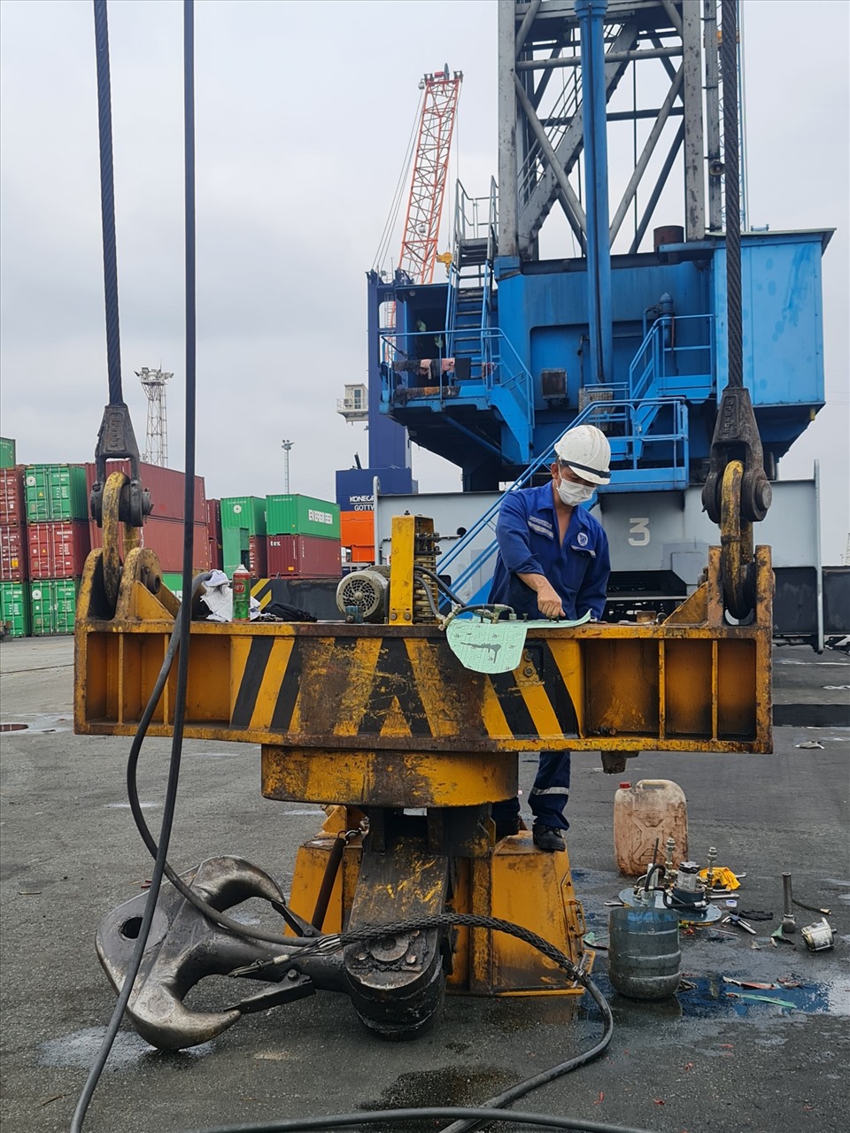Với sự hỗ trợ của công đoàn, người lao động tại Cảng Sài Gòn yên tâm lao động sản xuất. Ảnh: CĐCSG