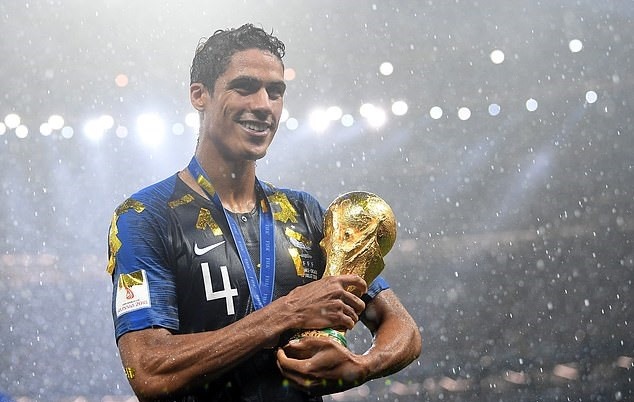 Varane đã có đủ danh hiệu và muốn tìm thử thách mới. Ảnh: FIFA.