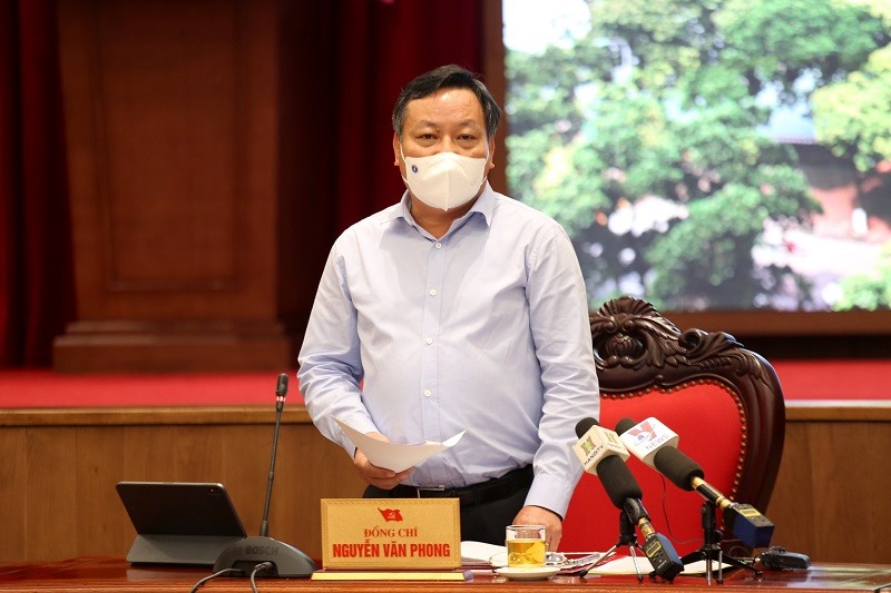 Phó Bí thư Thành ủy Hà Nội Nguyễn Văn Phong phát biểu kết luận cuộc họp. Ảnh: Trần Long