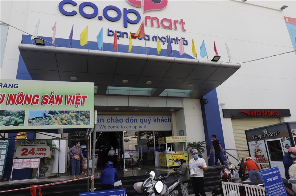 Theo thông báo từ UBND tỉnh Khánh Hòa, mục đích của việc đóng cửa chợ và siêu thị để kiểm tra, đánh giá, xây dựng kế hoạch việc triển khai các phương án phòng, chống dịch theo hướng dẫn của Bộ Y tế. Các chợ chỉ hoạt động trở lại khi đã đảm bảo an toàn theo đúng quy định.