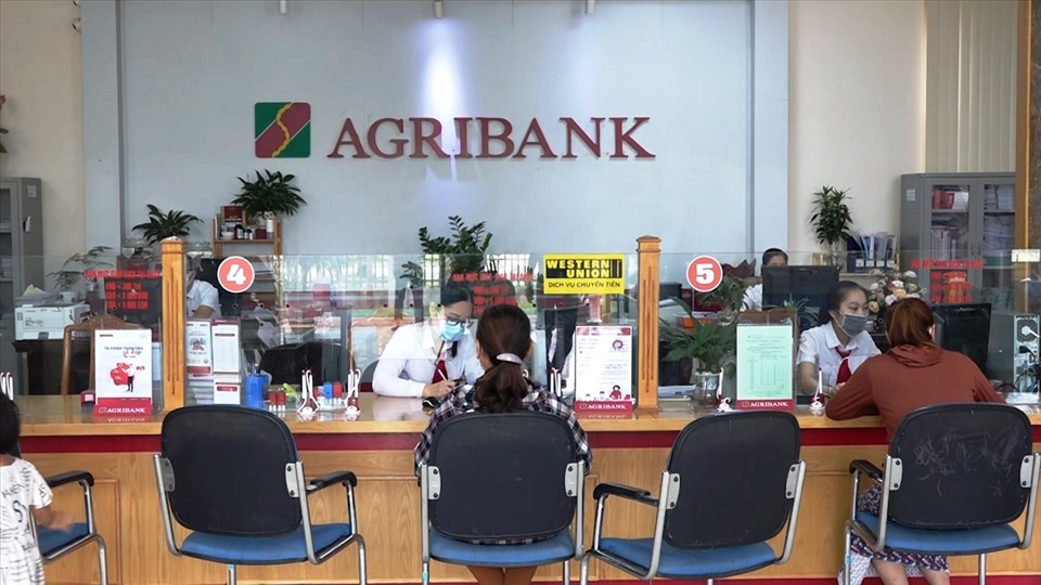 Agribank luôn đảm bảo cung ứng đủ vốn cho nền kinh tế và các dịch vụ tài chính theo nhu cầu khách hàng, hỗ trợ khách hàng cùng vượt qua khó khăn. Ảnh: Agribank