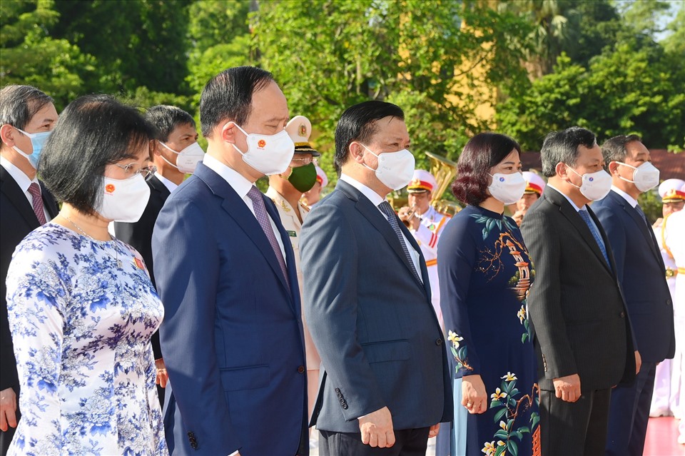 Đoàn đại biểu Bộ Lao động-Thương binh và Xã hội; Thành ủy, Hội đồng nhân dân, Ủy ban nhân dân, Ủy ban Mặt trận Tổ quốc Việt Nam thành phố Hà Nội.