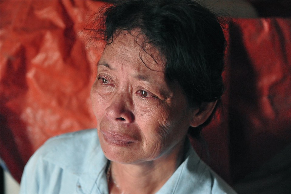 Bà Thanh đau đớn khi kể chuyện về con trai.