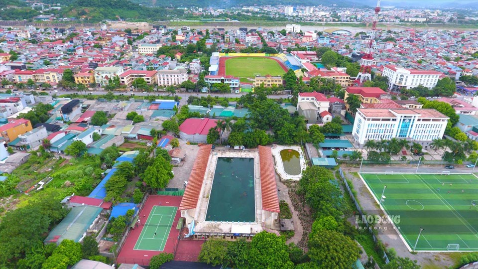 Bể bơi tỉnh Hòa Bình nằm ở đường Trần Hưng Đạo, phường Phương Lâm, TP Hòa Bình.
