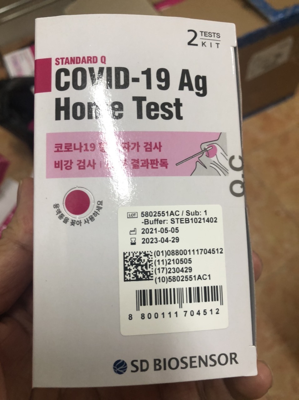 Vận chuyển 400 hộp test COVID-19 nhập lậu, đối tượng bị xử phạt 60 triệu đồng. Ảnh: C.N