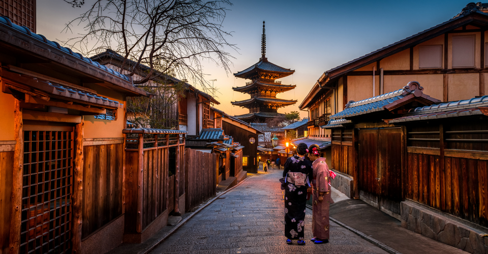 Kyoto - du lịch - Nhật Bản: Cảm giác được thả mình vào một thành phố xưa cổ bậc nhất của Nhật Bản - Kyoto sẽ khiến cho người ta muốn khám phá sự khác biệt về lịch sử cùng với vẻ đẹp tuyệt vời mà thành phố này mang lại.