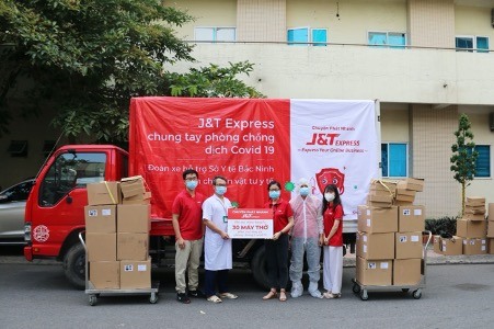 (J&T Express tích cực hưởng ứng các hoạt động chung tay vì cộng đồng)