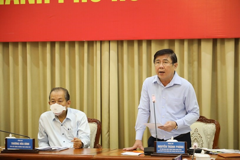 Chủ tịch UBND TP Nguyễn Thành Phong phát biểu tại cuộc họp. Ảnh: Huyền Mai