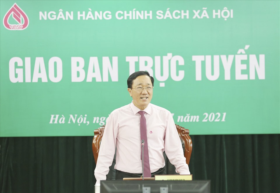 Tổng Giám đốc Dương Quyết Thắng phát biểu chỉ đạo tại buổi họp giao ban.