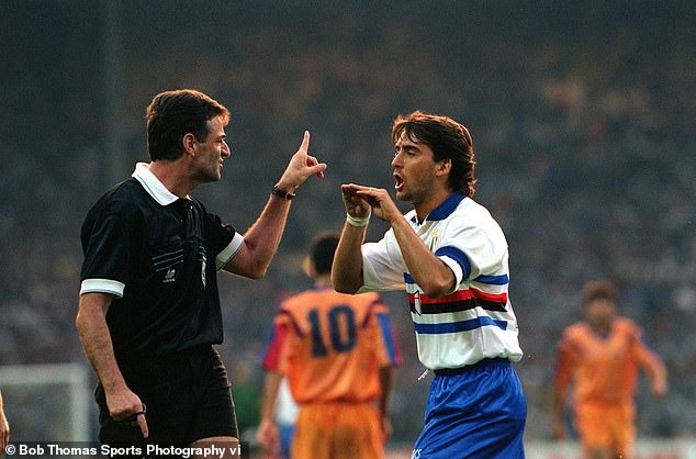 Mancini coi đó là đêm thất vọng nhất trong sự nghiệp. Ảnh: UEFA