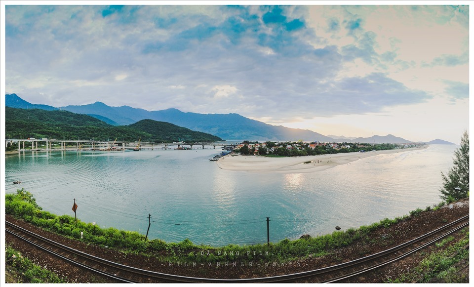 Tour xe máy Huế - Hội An mang lại nhiều trải nghiệm cho du khách. Ảnh: LĐO