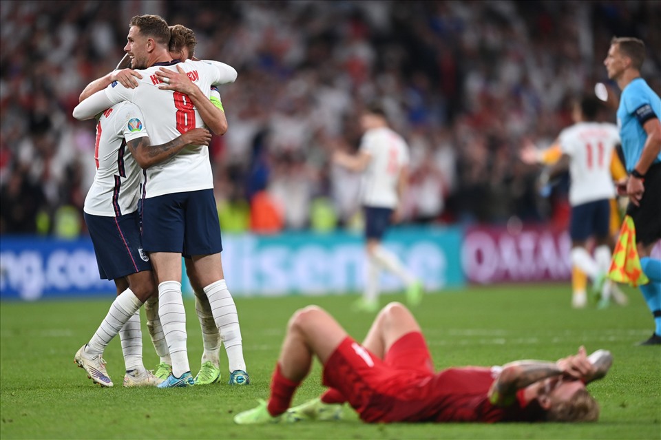 Với lối chơi chắc chắn, tuyển Anh đã bảo vệ thành công chiến thắng 2-1, qua đó vào chung kết EURO lần đầu tiên trong lịch sử. Theo thống kê của Opta, tuyển Anh cần đến 37 trận đấu mới lần đầu được góp mặt ở trận đấu tranh ngôi vô địch.