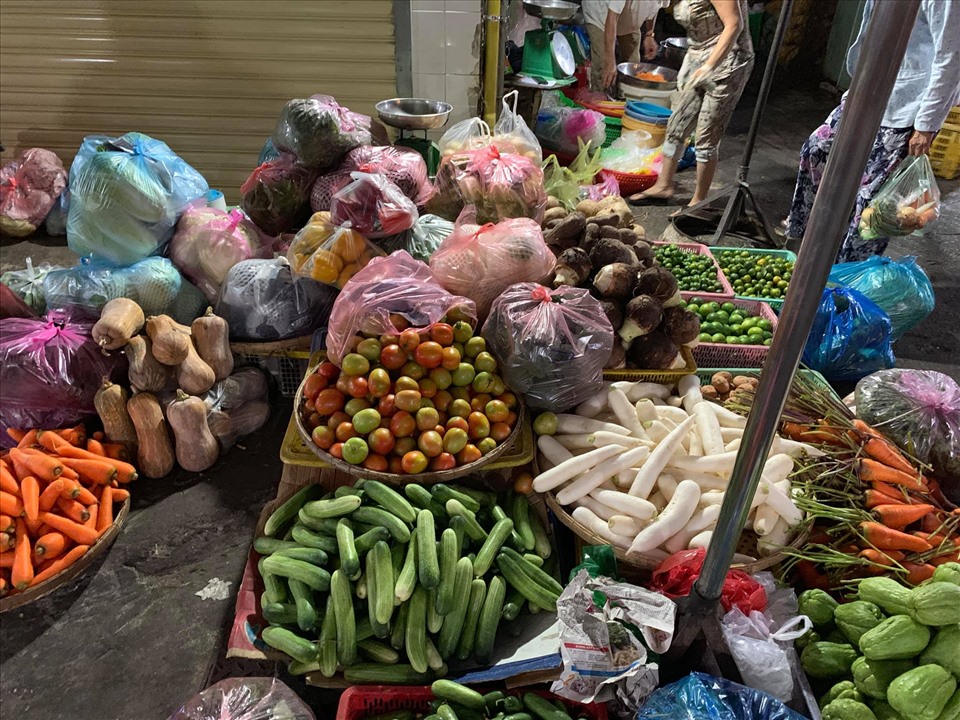Sạp rau của anh Tuấn tại chợ Thủ Dầu Một, Bình Dương. Ảnh: Anh Tuấn