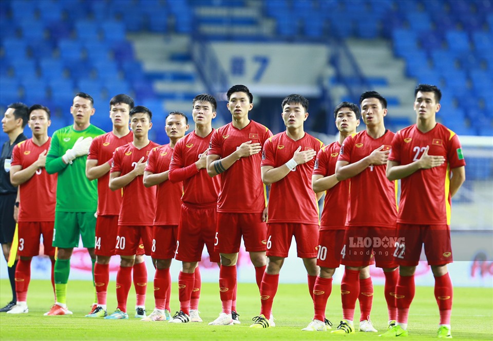 Quang Hải và các đồng đội trong đội hình đội tuyển Việt Nam giành vé dự vòng loại thứ 3 World Cup 2022. Ảnh: Trung Thu